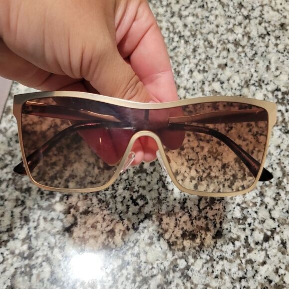 Piranha Lodo Oversize Cat Eye Shield Sunglasses - Picture 4 of 11